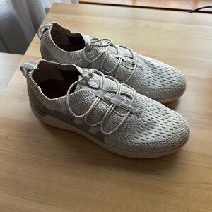 Cream Knit Sneakers